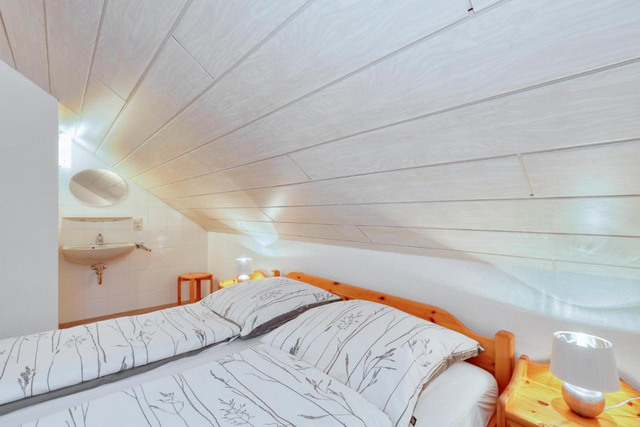 Seepark Kirchheim Ferienhaus Bei Nina Mit Sauna Экстерьер фото